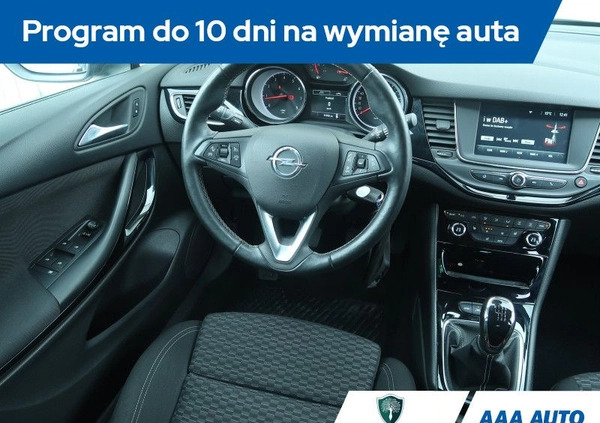 Opel Astra cena 51000 przebieg: 81030, rok produkcji 2018 z Olsztynek małe 191